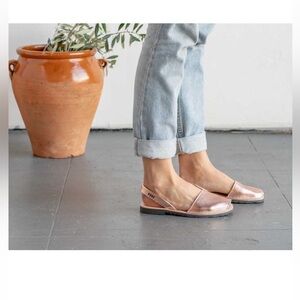 NWT PONS Classic Metallic Rose Gold Sandals 9